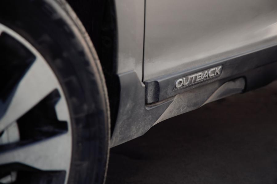  Subaru Outback 2015 года  (фото 24 из 33)